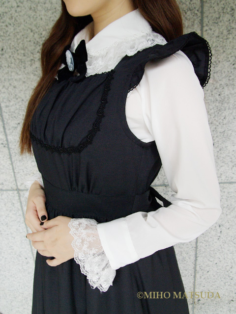 606046_07_m3.jpg