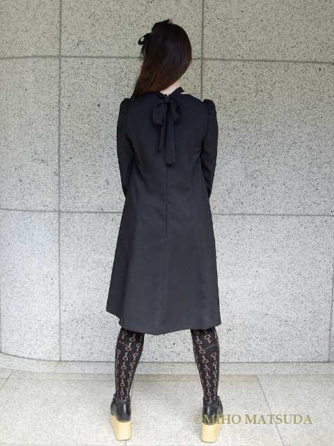606089_07_m4.jpg